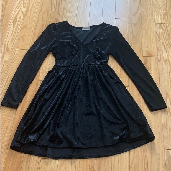 Black Velvet Altar’d State Dress - Picture 1 of 1